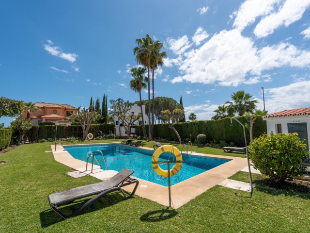 3 Slaapkamer Rijtjeshuis in Nueva Andalucía
