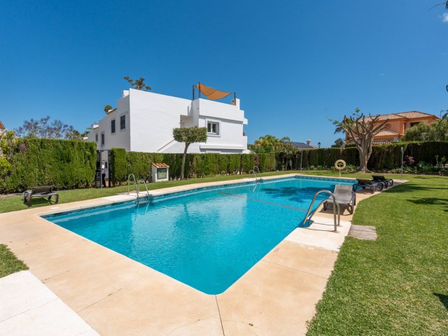 3 Schlafzimmer Reihenhaus in Nueva Andalucía