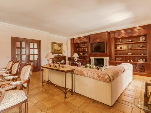 6 Bedrooms Villa in Guadalmina Alta