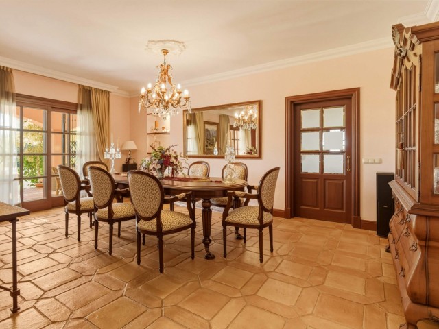6 Bedrooms Villa in Guadalmina Alta