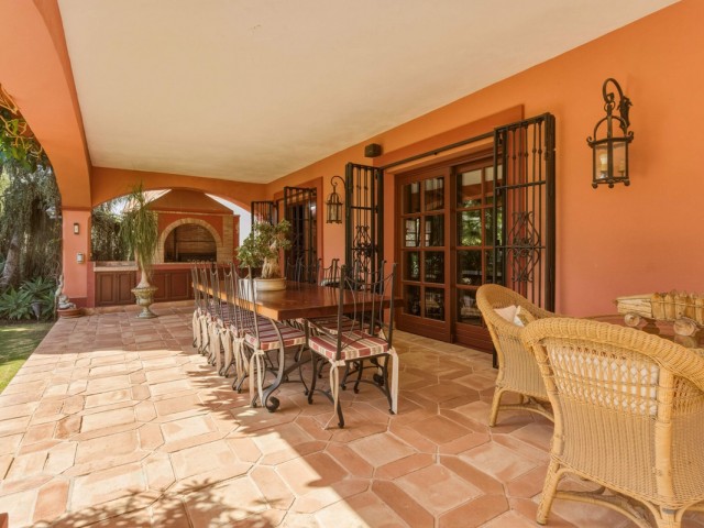 6 Bedrooms Villa in Guadalmina Alta