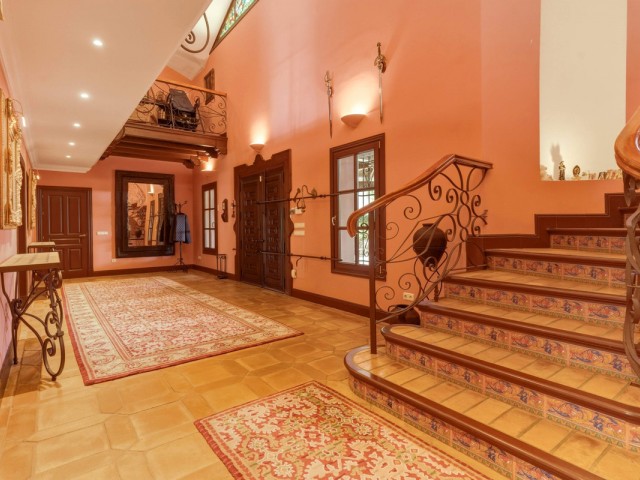 6 Bedrooms Villa in Guadalmina Alta
