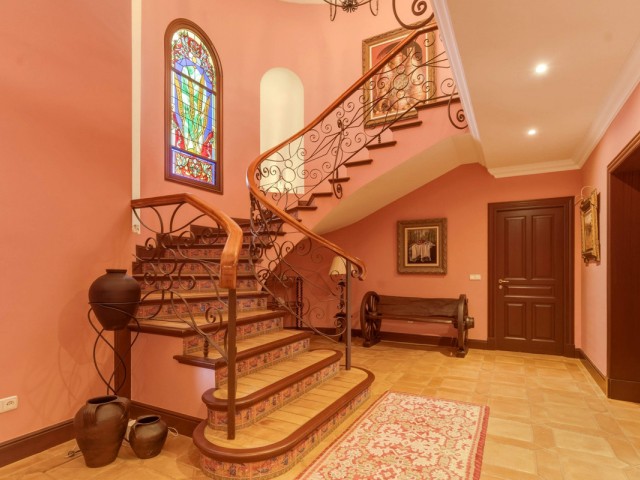 6 Bedrooms Villa in Guadalmina Alta