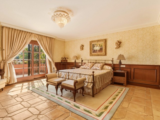 6 Bedrooms Villa in Guadalmina Alta
