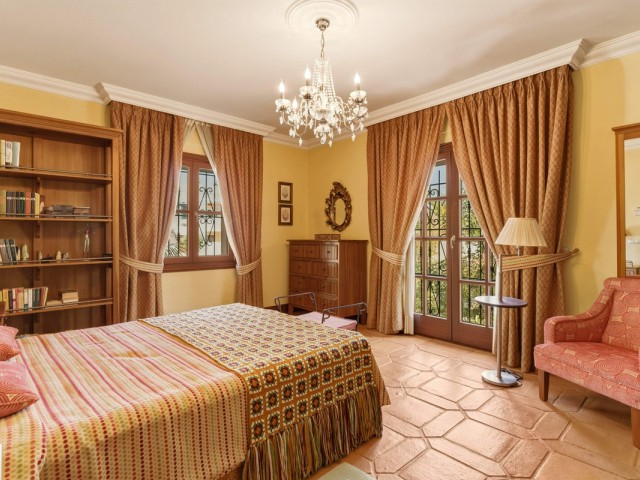 6 Bedrooms Villa in Guadalmina Alta
