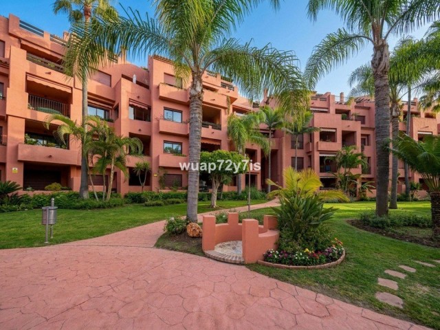 Apartment, Las Chapas, R5384173