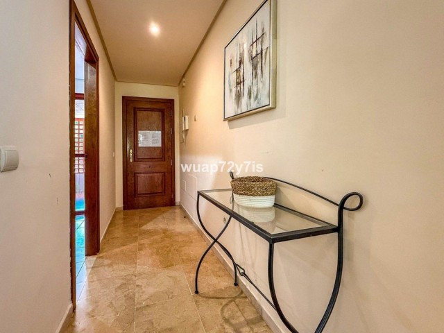 Apartment, Las Chapas, R5384173