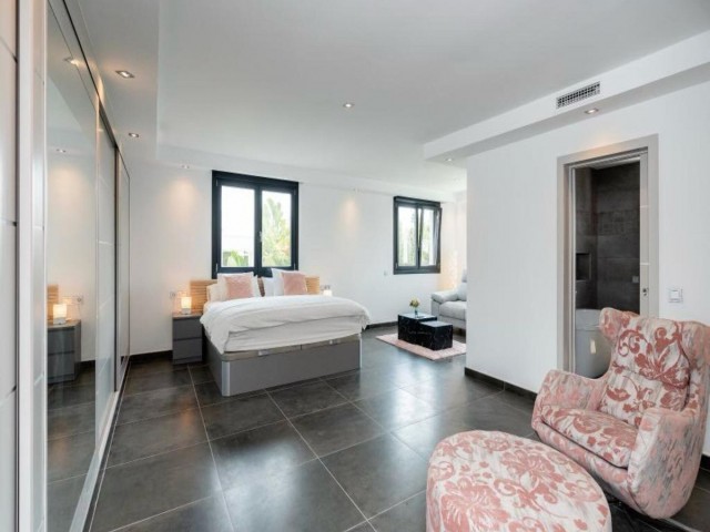 6 Bedrooms Villa in Marbella