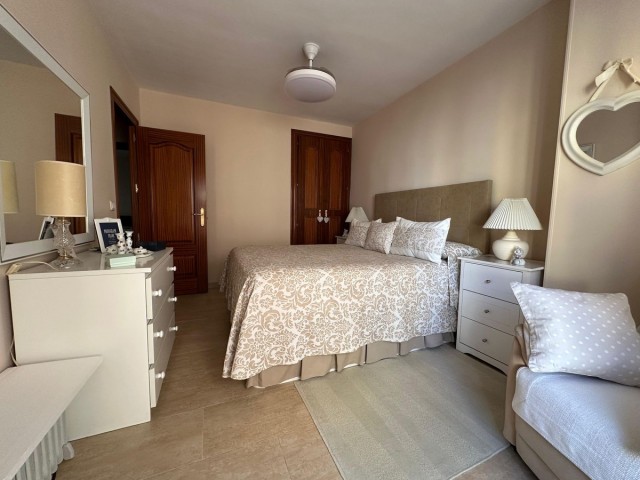 Appartement avec 3 Chambres  à Estepona