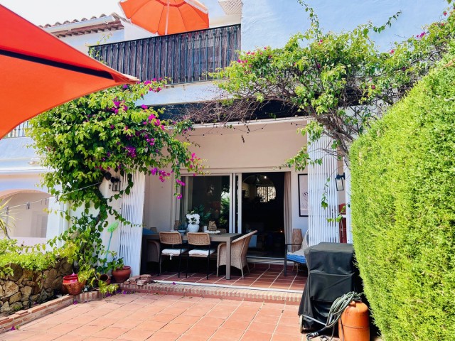 Maison mitoyenne, El Paraiso, R5384656