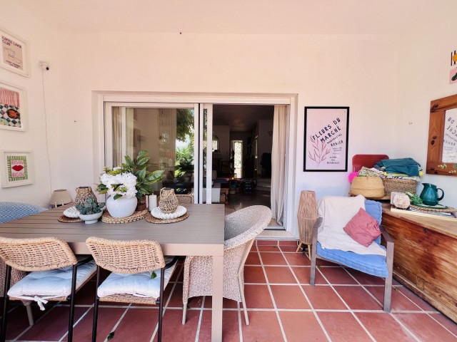 Maison mitoyenne, El Paraiso, R5384656