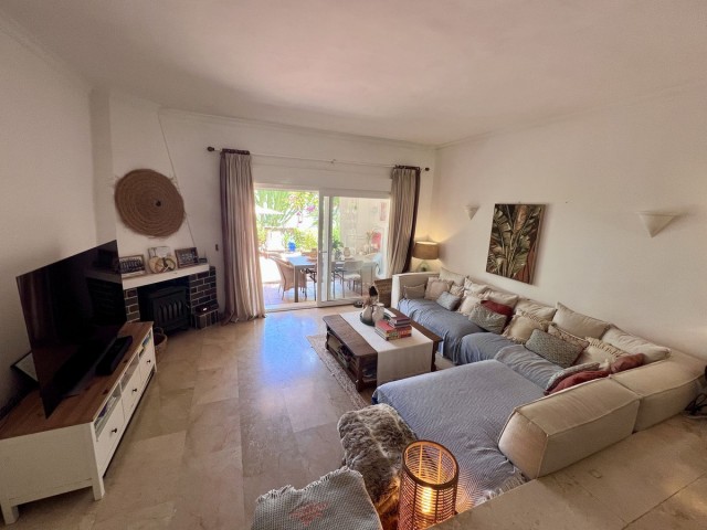 Maison mitoyenne avec 3 Chambres  à El Paraiso