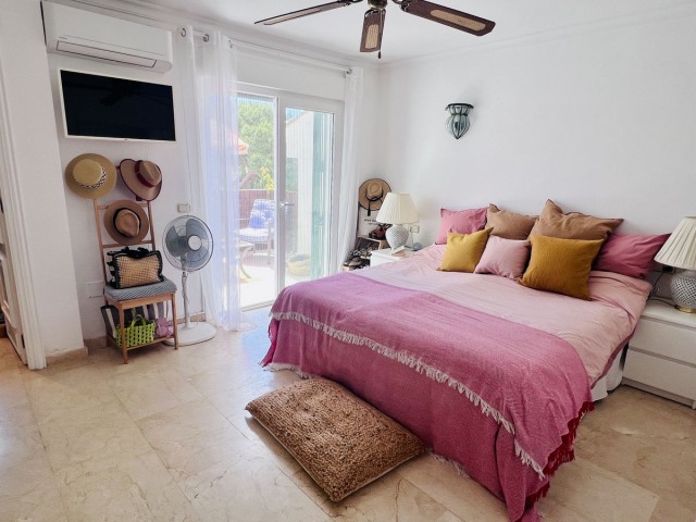 Maison mitoyenne avec 3 Chambres  à El Paraiso