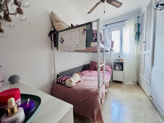 Maison mitoyenne avec 3 Chambres  à El Paraiso