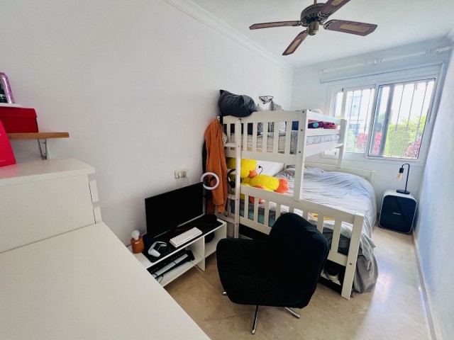 Maison mitoyenne avec 3 Chambres  à El Paraiso