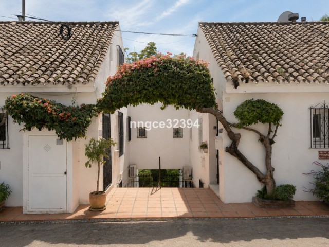3 Bedrooms Townhouse in Nueva Andalucía