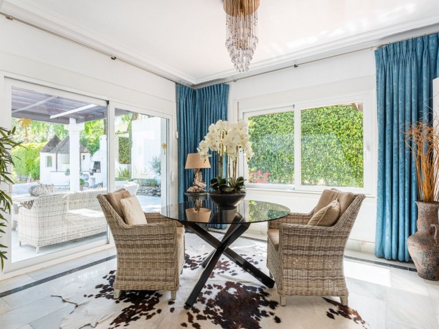 3 Bedrooms Villa in Nueva Andalucía