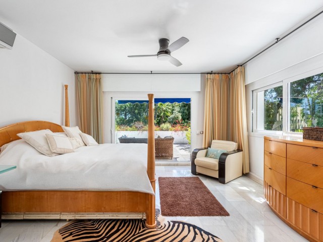 3 Bedrooms Villa in Nueva Andalucía