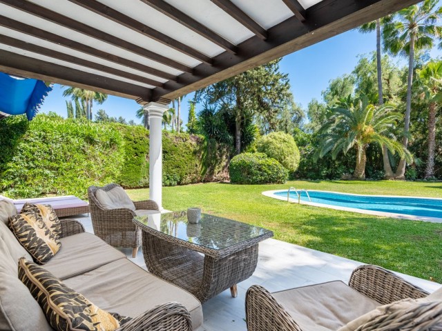 3 Bedrooms Villa in Nueva Andalucía