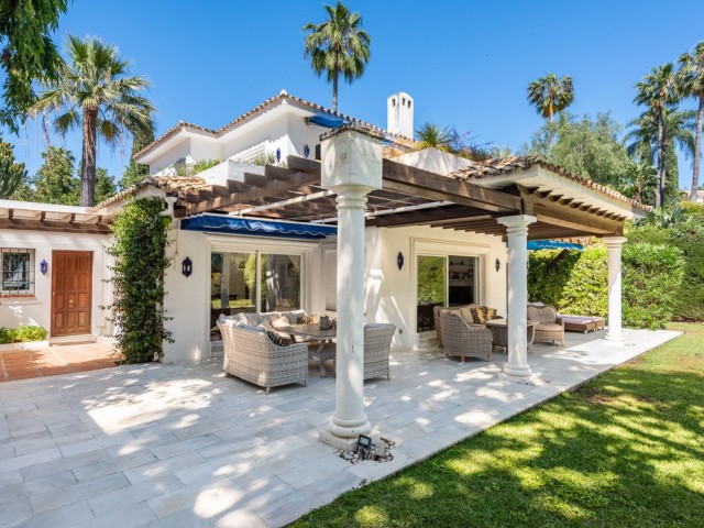 3 Bedrooms Villa in Nueva Andalucía