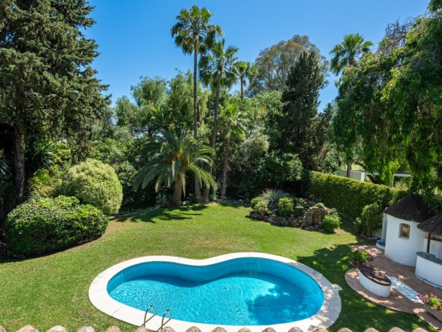 3 Bedrooms Villa in Nueva Andalucía