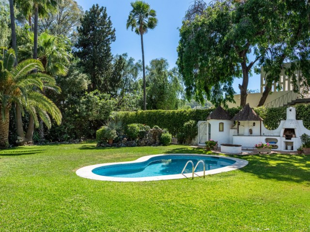 3 Bedrooms Villa in Nueva Andalucía