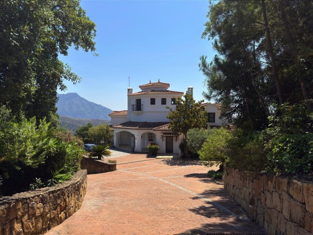 Villa avec 5 Chambres  à La Zagaleta