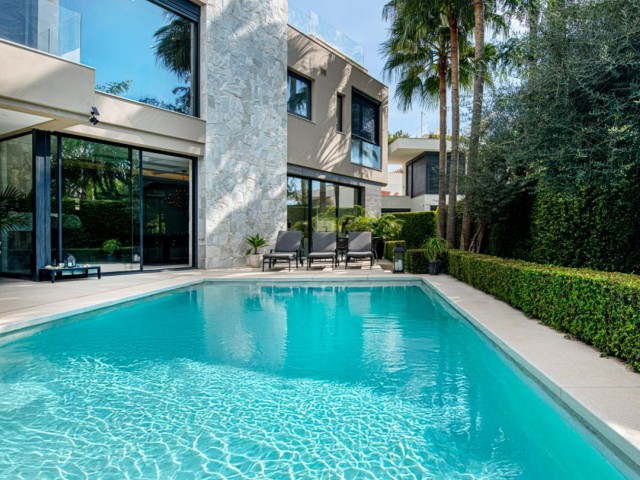 5 Bedrooms Villa in The Golden Mile