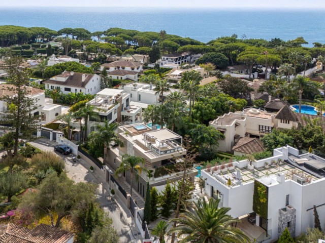 5 Bedrooms Villa in The Golden Mile