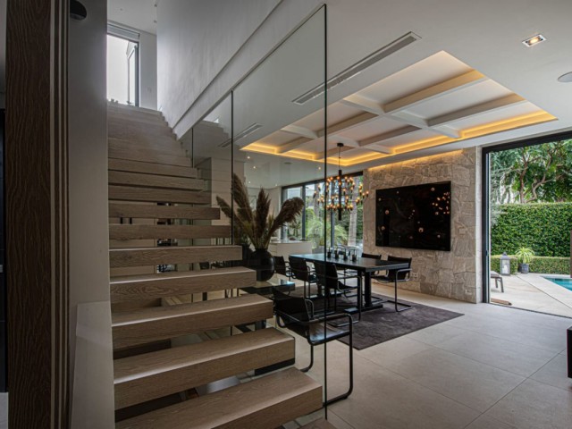 5 Bedrooms Villa in The Golden Mile