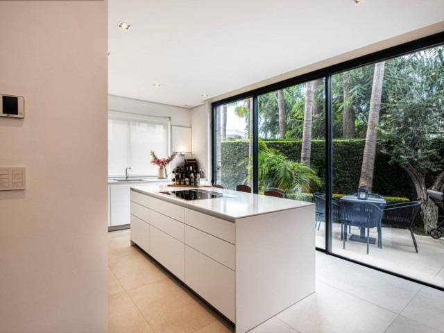 5 Bedrooms Villa in The Golden Mile
