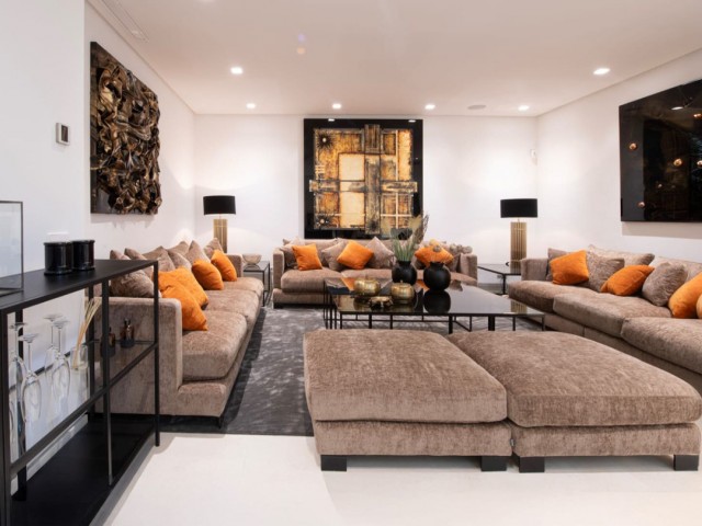 5 Bedrooms Villa in The Golden Mile