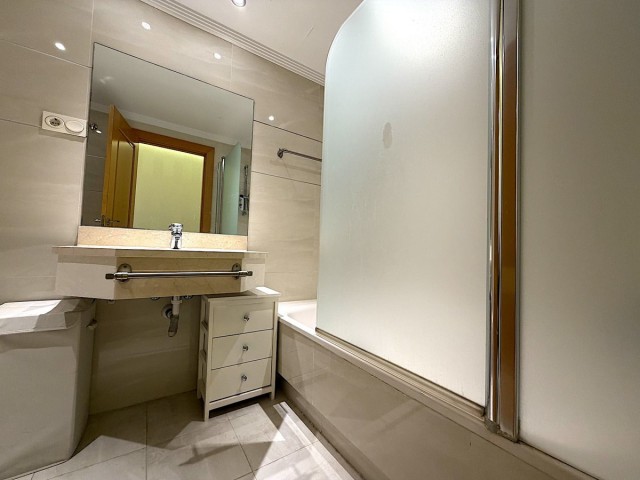 2 Bedrooms Apartment in San Pedro de Alcántara