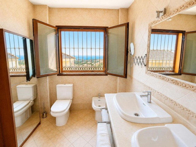 Villa avec 4 Chambres  à Benalmadena
