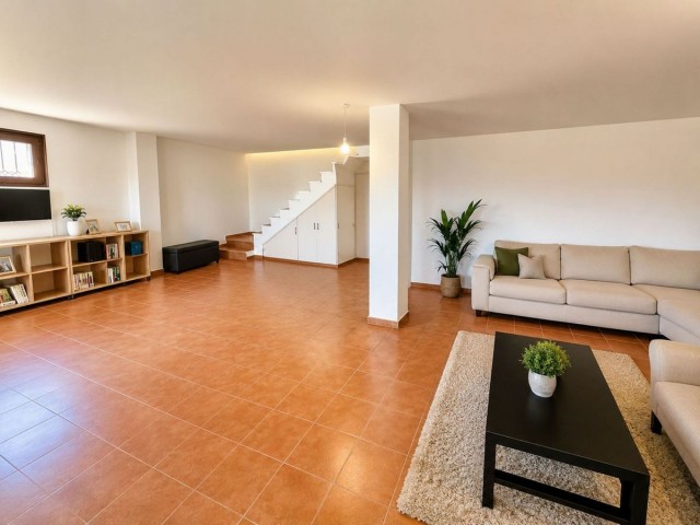 Villa con 4 Dormitorios  en Benalmadena