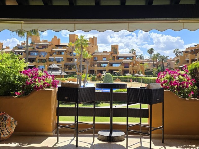 Appartement avec 3 Chambres  à Estepona