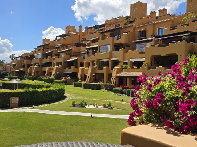 Appartement avec 3 Chambres  à Estepona