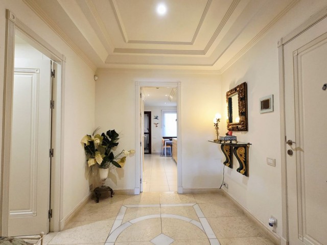 Appartement avec 3 Chambres  à Estepona