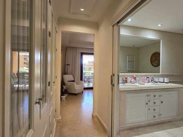 Appartement avec 3 Chambres  à Estepona