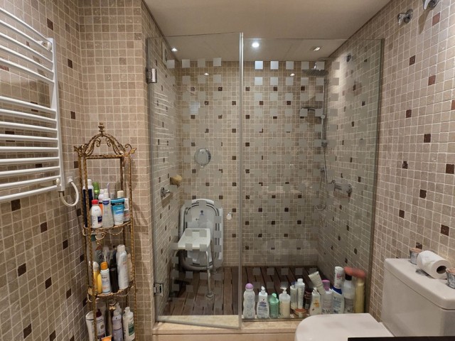 Appartement avec 3 Chambres  à Estepona