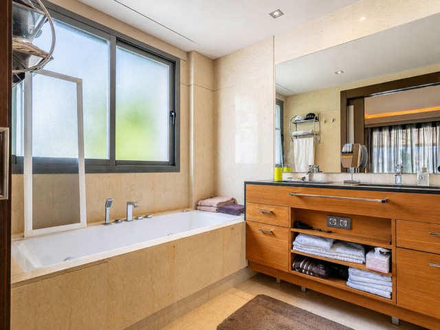 Appartement avec 3 Chambres  à Benahavís