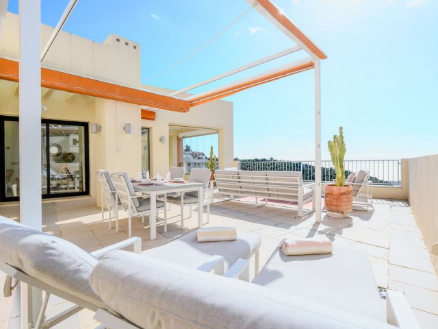 Penthouse in Altos de los Monteros