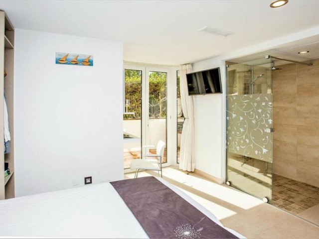 8 Bedrooms Villa in San Pedro de Alcántara