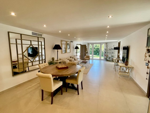 8 Bedrooms Villa in San Pedro de Alcántara