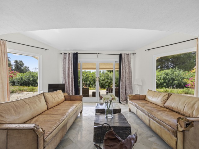 3 Bedrooms Villa in Benahavís