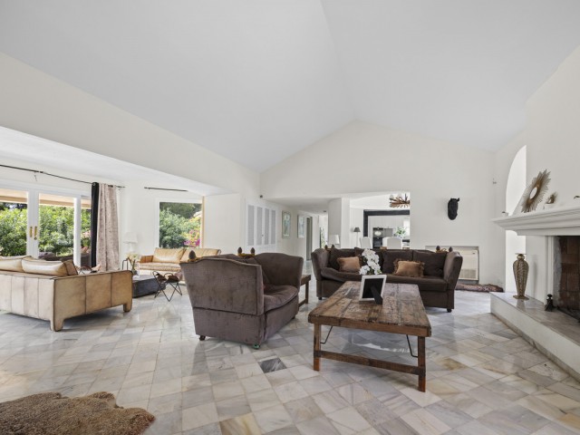 3 Bedrooms Villa in Benahavís
