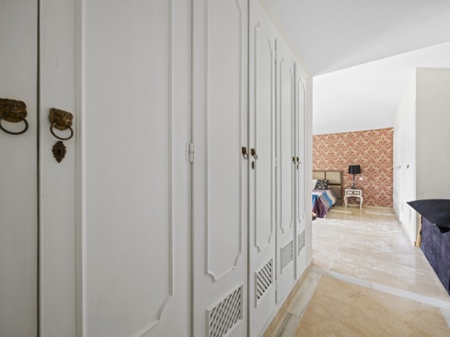 3 Bedrooms Villa in Benahavís
