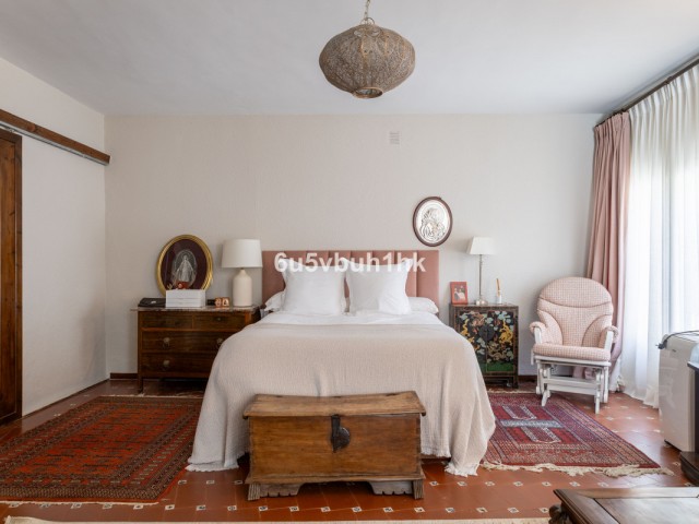 5 Bedrooms Townhouse in Marbella