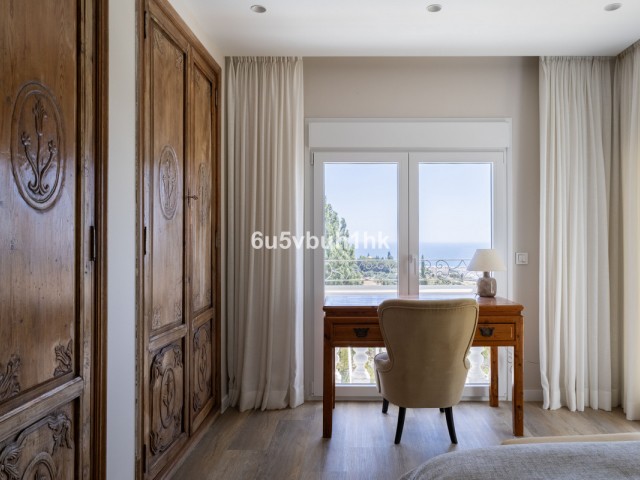 5 Bedrooms Townhouse in Marbella