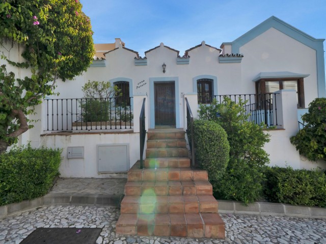 Maison mitoyenne avec 3 Chambres  à Benahavís